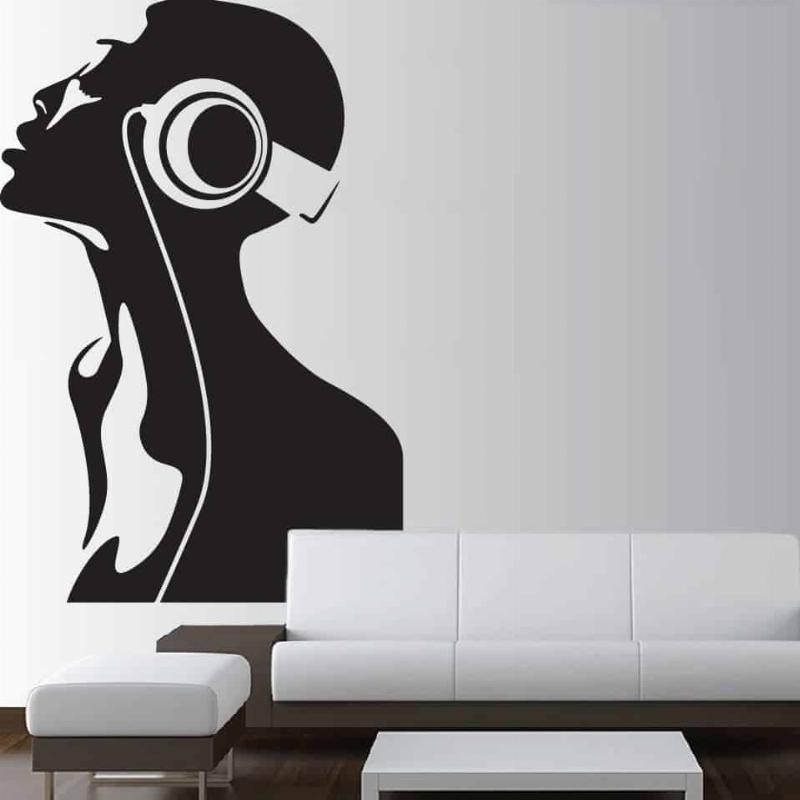 Pige med Hovedtelefoner - Vægklistermærke til Hjemmet