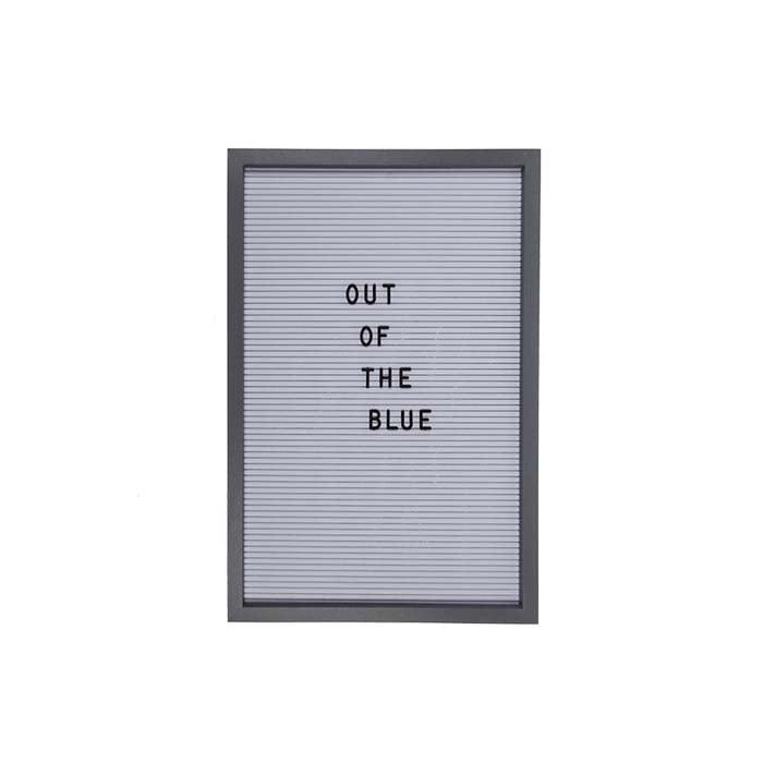 Elegant Bogstavtavle med Grå Ramme - 30 x 45 cm