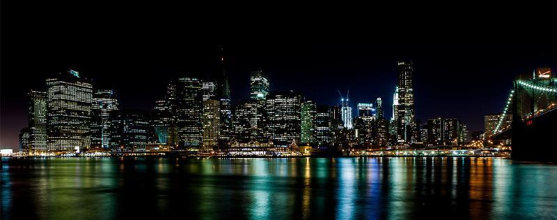 Manhattan skyline om natten af Per Sørensen