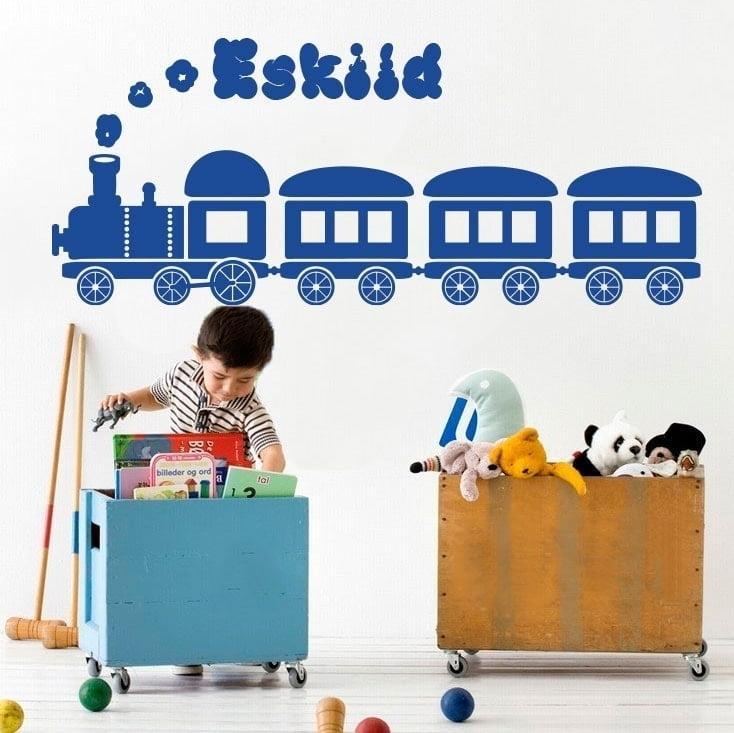 Tog Med Navn – Personligt Vægklistermærke til Børneværelset